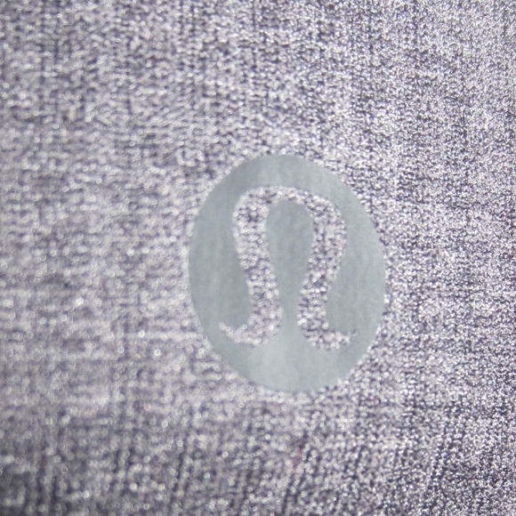 Lululemon Ebb to Street Long Sleeve Shirt in Black / Graphite Grey—Size 8 - Picture 4 of 5